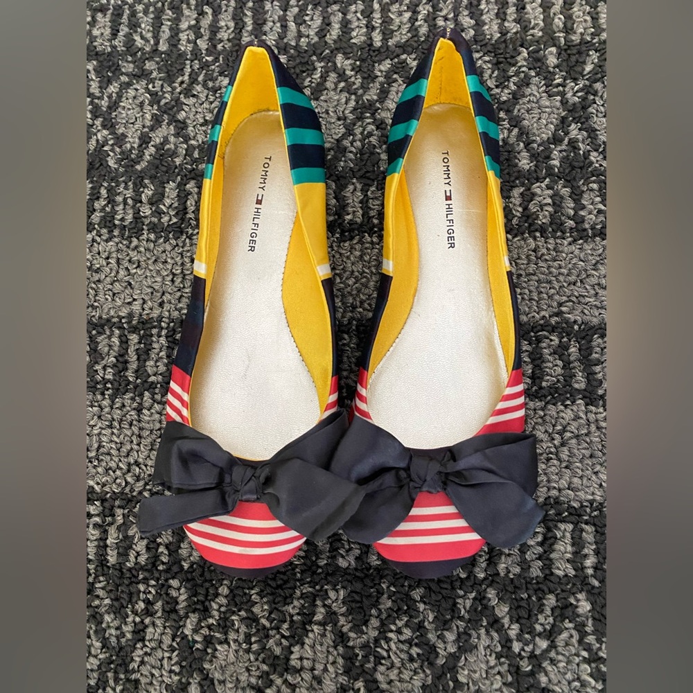 Tommy Hilfiger flats with bow BNWT